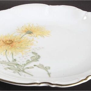 The Chrysanthemum by HUTSCHENREUTHER 13" Chop Plate (Round Platter)